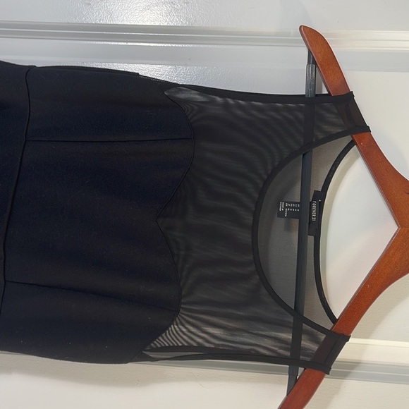 Forever 21 sleeveless women’s dress - Picture 3 of 7